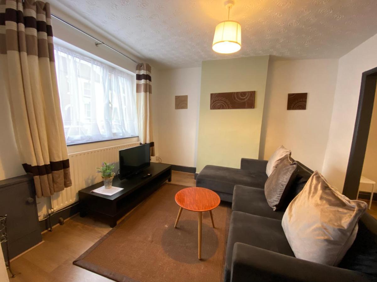 Winstanley House Villa Уелингбъро Екстериор снимка