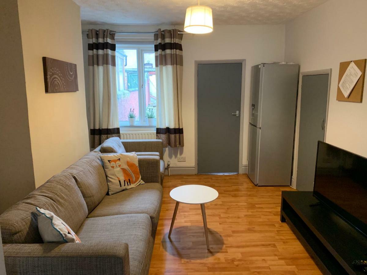 Winstanley House Villa Уелингбъро Екстериор снимка