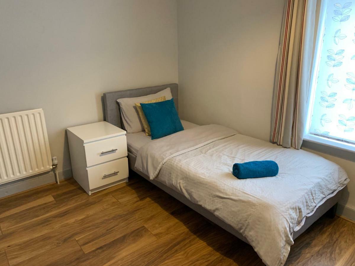 Winstanley House Villa Уелингбъро Екстериор снимка